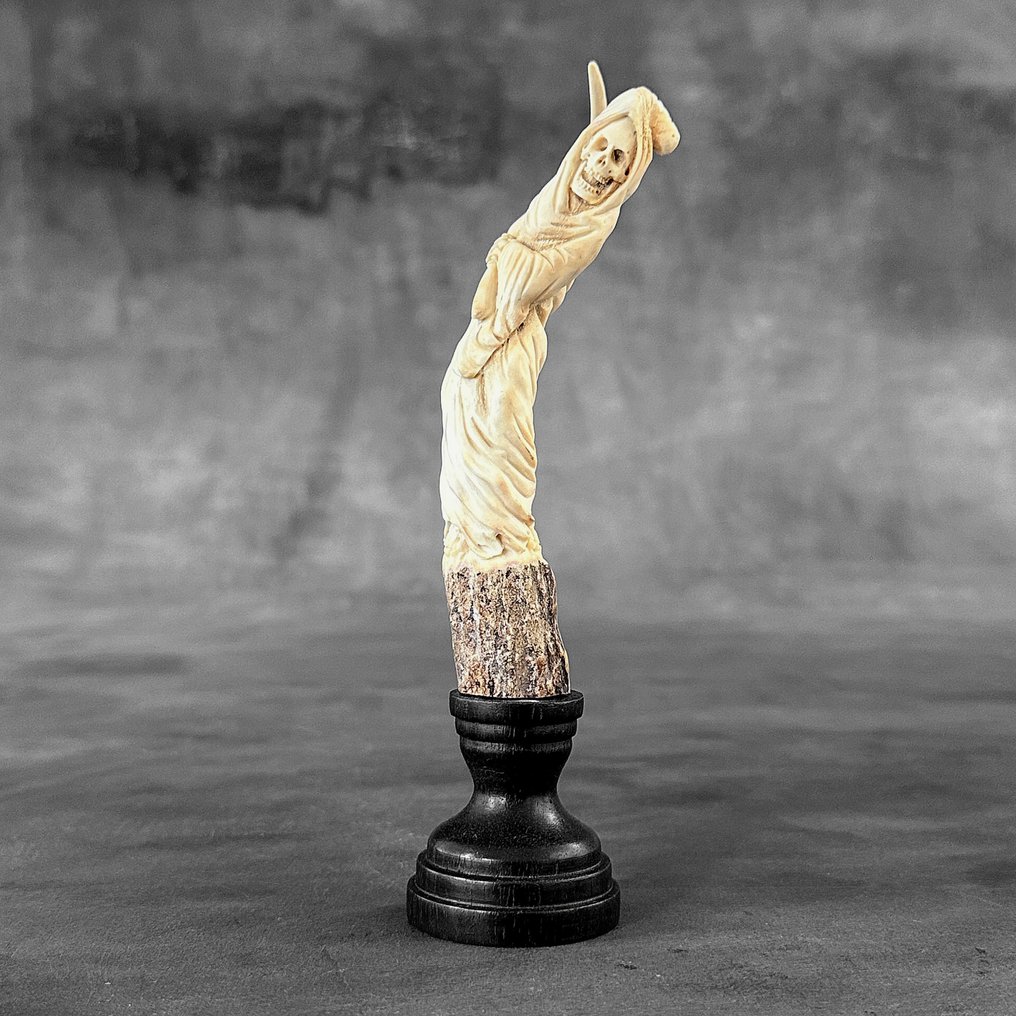 雕刻, NO RESERVE PRICE - Grim Reaper Carving from a deer antler - 19 cm - Deer Antler, 木 - 2025 #4.3