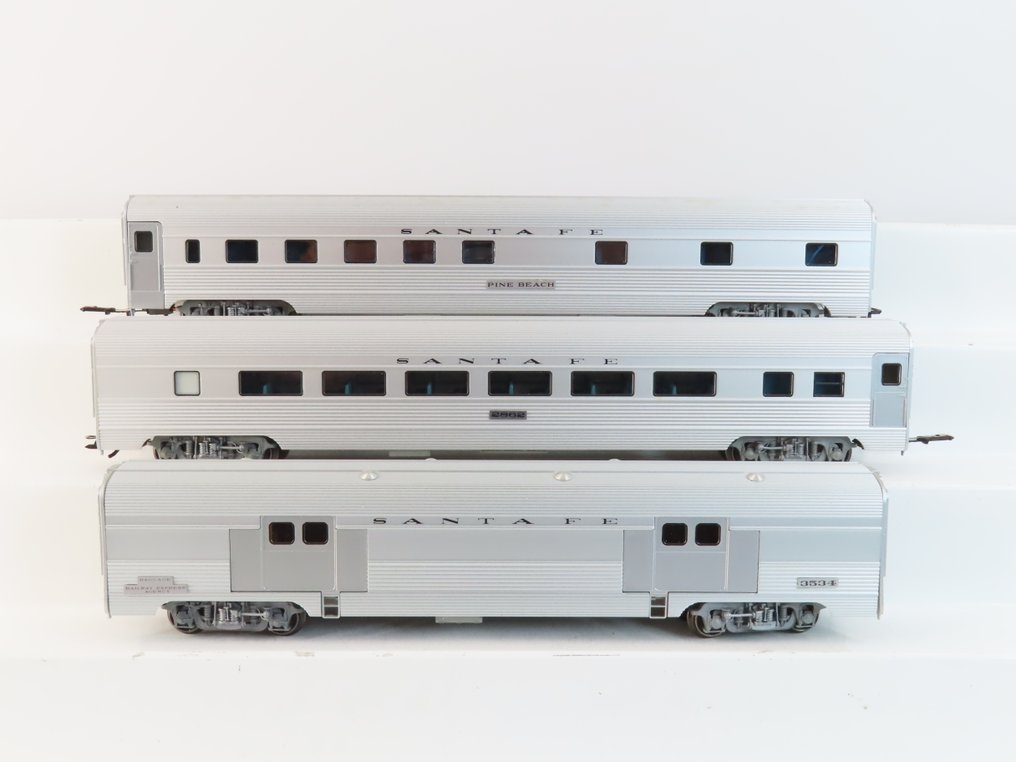 Märklin H0 - o.a. 43602 - Model train passenger carriage (3) - 3x 4-unit 'Streamliner' express train carriages, including baggage carriage. - Santa Fe #1.0