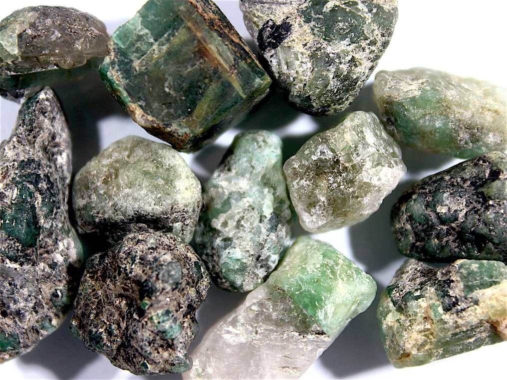 Ct. 168.0 natural rough emerald Specimen- 33.6 g #2.1