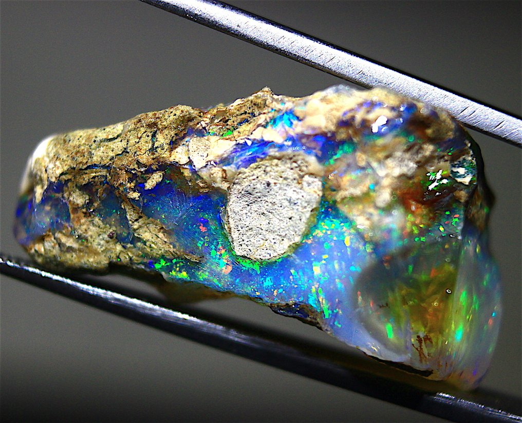 16.90 Ct. Ethiopian Opal Rough - Height: 28 mm - Width: 15 mm- 3.38 g #1.0