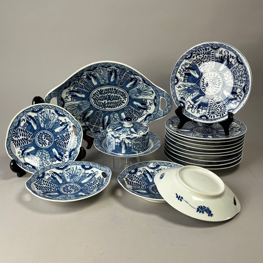 Breakfast set (17) - Antiek - Mosa, Maastricht – Long Elize Chinoiserie – Uitgebreid Ontbijt/Lunchservies – eind 19e eeuw - Porcelain #1.0