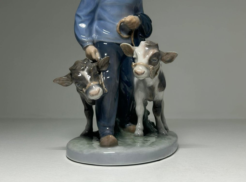 Royal Copenhagen - Αγαλματίδιο - 'Boy with Calves' #1858 - Πορσελάνη #2.1