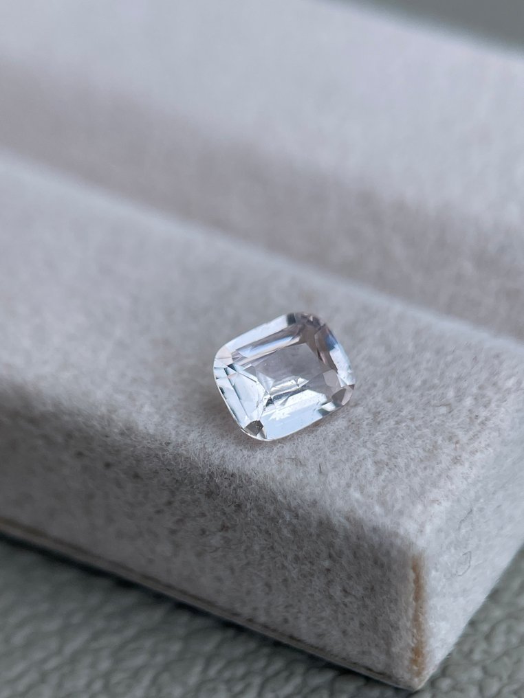 1 pcs Pink Sapphire - 0.83 ct - Antwerp Laboratory for Gemstone Testing (ALGT) #1.0