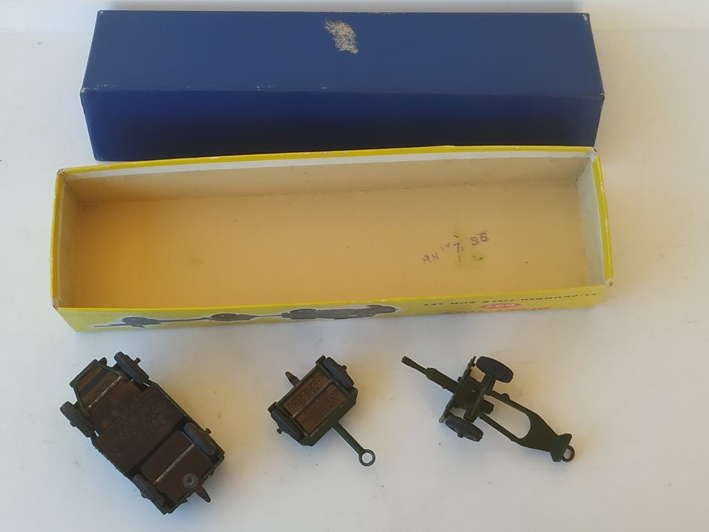 Dinky Toys - Model military vehicle - Original Issue - First Series Military Gift Set No.697 - British Army "25-Pounder" Field Gun - In original first issue 'Yellow' brown picture-box - 1957 #1.0