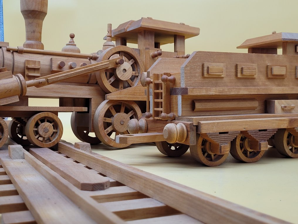 0 - Modelo ferroviário (3) - Locomotiva de madeira com reboque e trilho – feita à mão – aproximadamente 104 × 18 cm #3.2