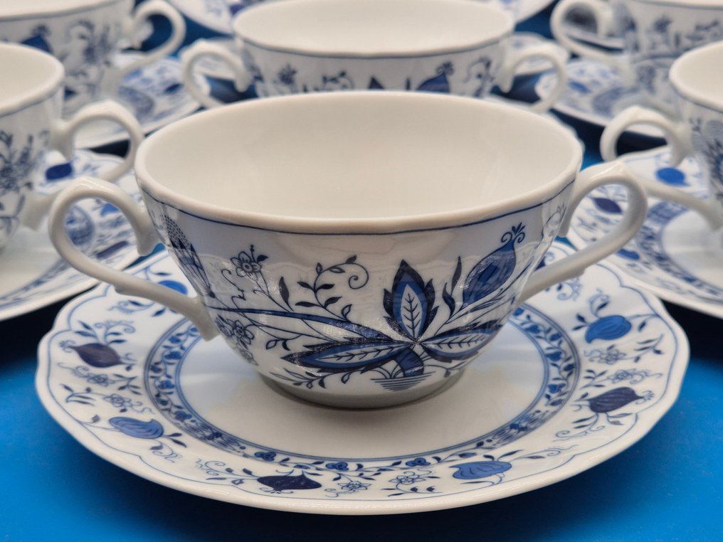 餐具套装 - Form Marienbad – „Ingres Weiß“ – Suppenservice mit blauem Zwiebelmuster-Dekor - 瓷 #2.1