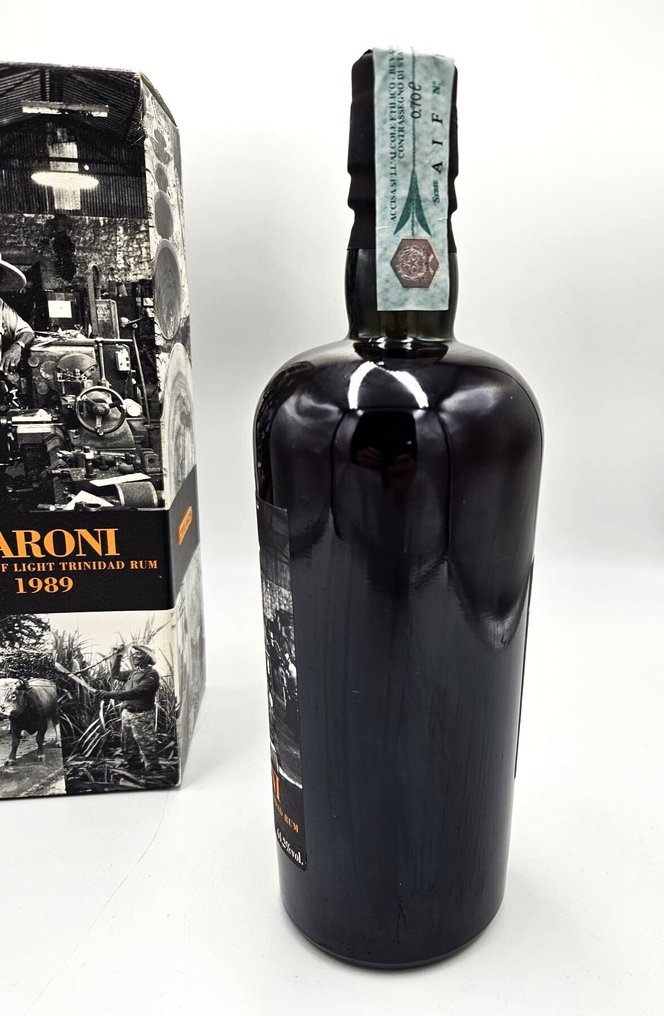 Caroni 1989 Velier - Full Proof Light   - b. 2006  - 700ml #4.3