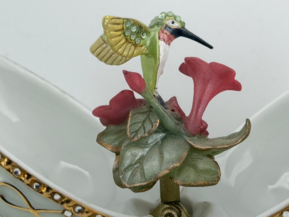 法貝熱彩蛋 - 珠宝辉煌 低语之翼 Faberge 瓷蛋音乐盒 - 水晶, 鍍金, 瓷器 #2.1