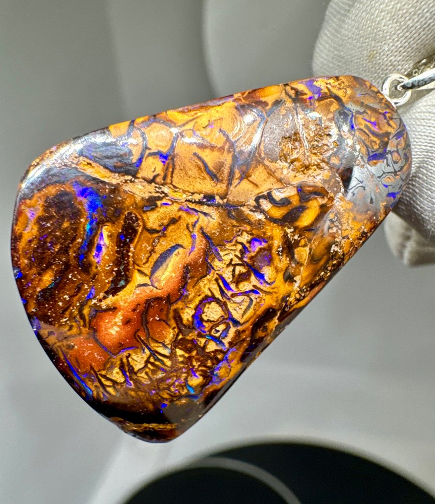 Opal Pendant - Height: 38 mm - Width: 24 mm- 9.25 g - (1) #3.2