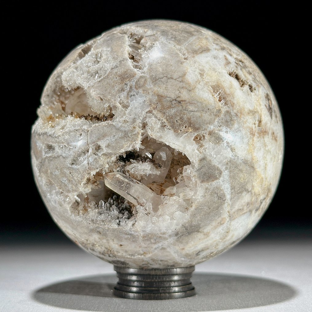 NO RESERVE PRICE - Beautiful Pair of Crystal Quartz- Spheres on custom stands- 2100 g - (2) #4.3