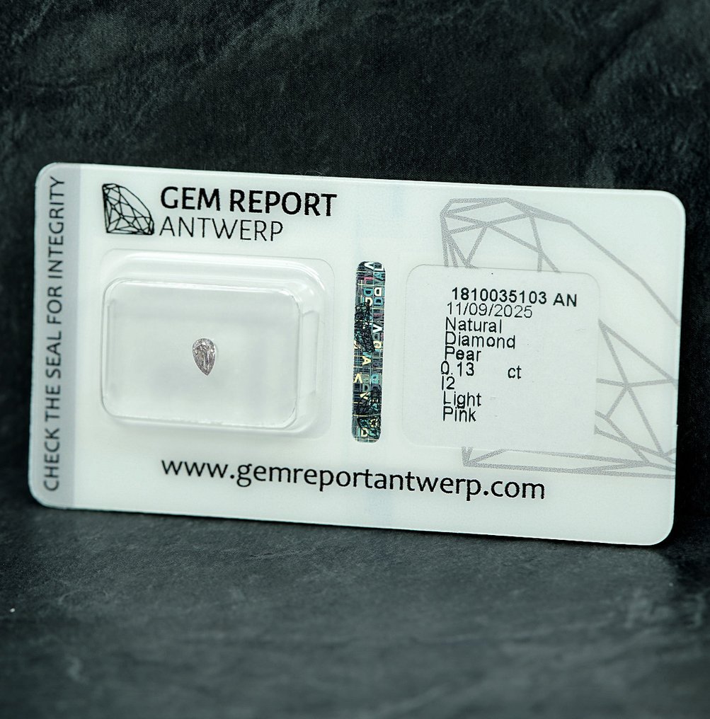 1 pcs Diamond  (Natural coloured)  - 0.13 ct - Pear - Light Pink - I2 - Gem Report Antwerp (GRA) #3.2