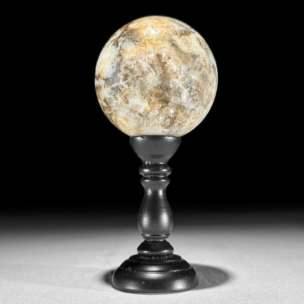 NO RESERVE PRICE - Beautiful Pair of Crystal Quartz- Spheres on custom stands- 2100 g - (2) #2.1