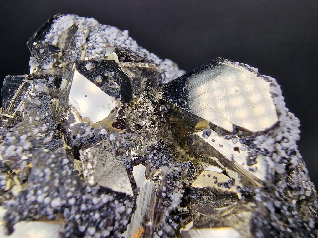 Pirite Qualità superiore - Altezza: 55 mm - Larghezza: 45 mm- 178 g - (1) #1.0