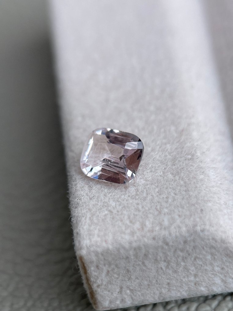 1 pcs Pink Sapphire - 0.83 ct - Antwerp Laboratory for Gemstone Testing (ALGT) #3.2