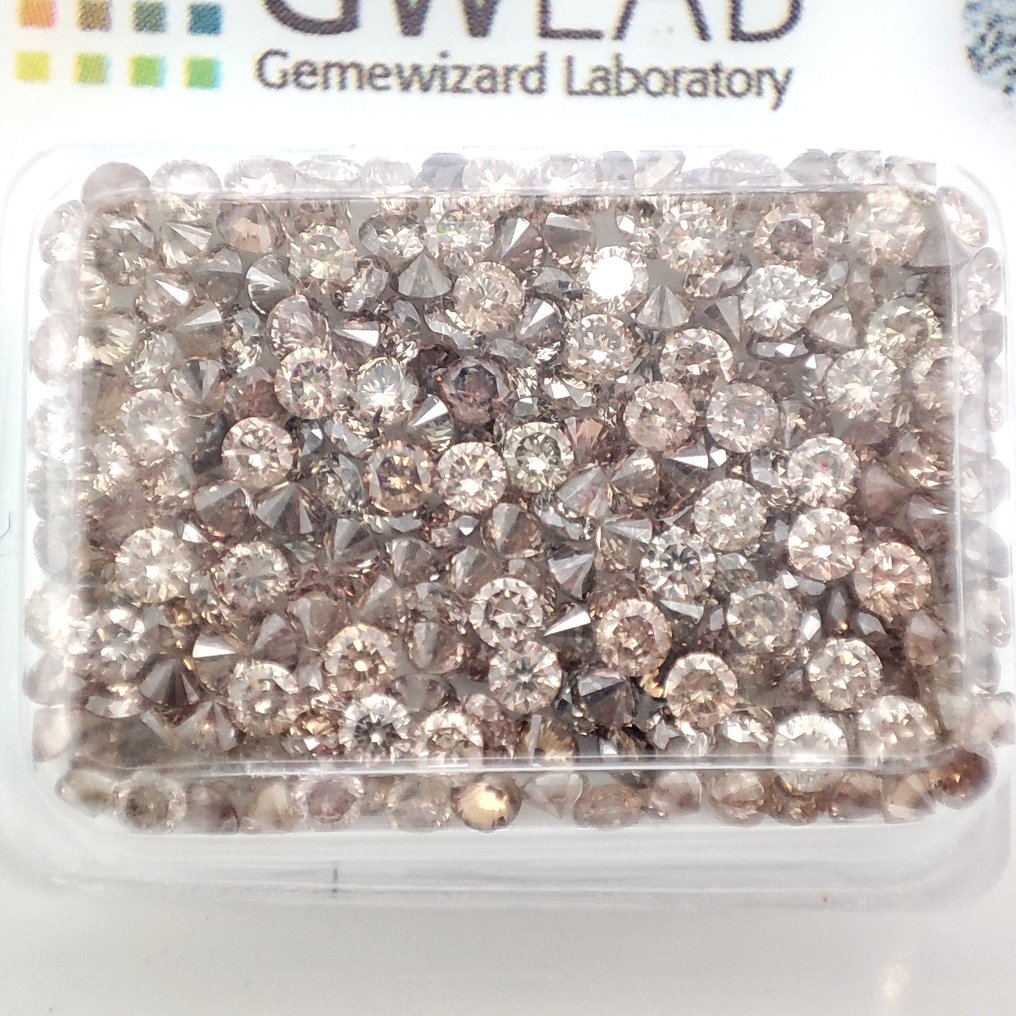 Zonder minimumprijs - 225 pcs Diamant (Natuurlijk gekleurd) - 5.01 ct - Rond Gemengde kleuren - VS2, P1 - Gemewizard Gemological Laboratory (GWLab) #1.0
