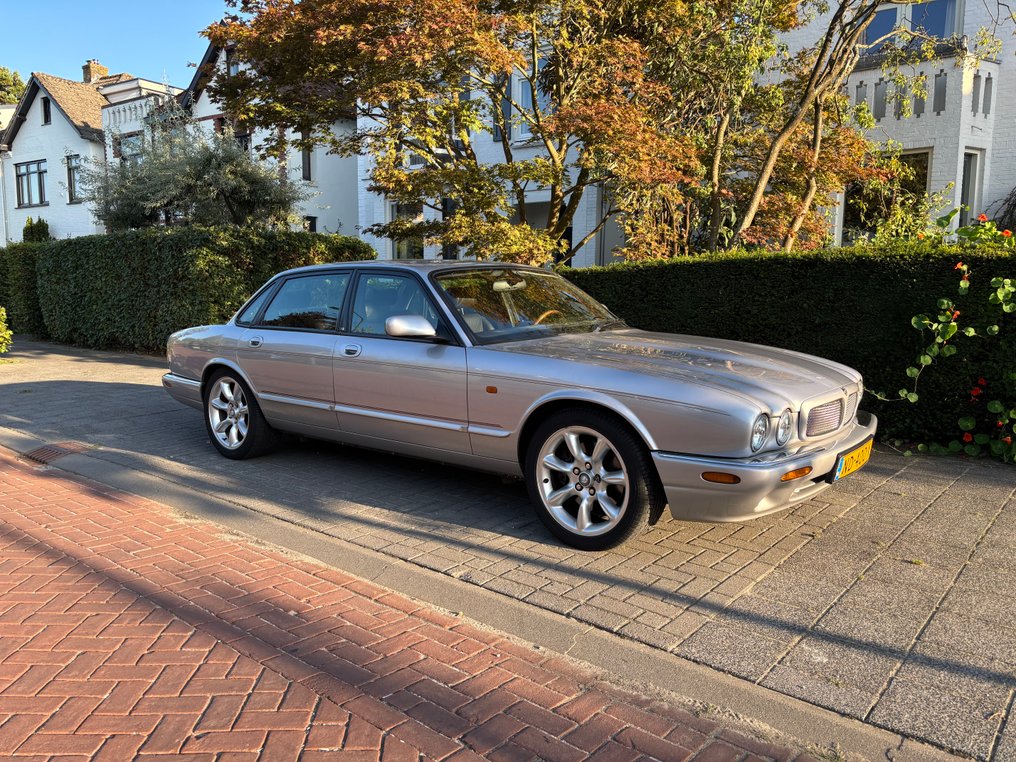 Jaguar - XJR - 1999 #2.1