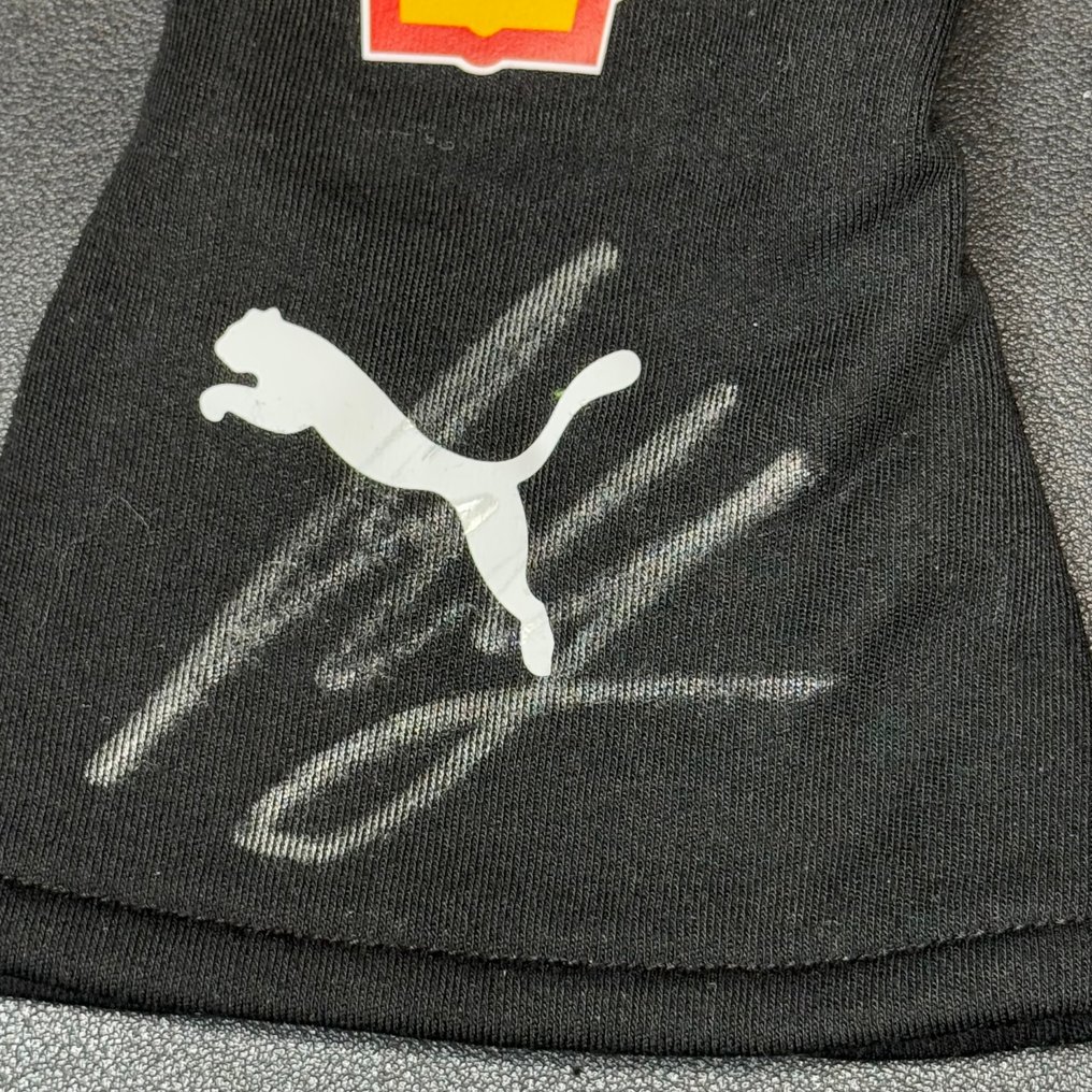 Ferrari - Formula One - Carlos Sainz Jr. - Charles Leclerc - 2022 - Pitcrew gloves #1.0