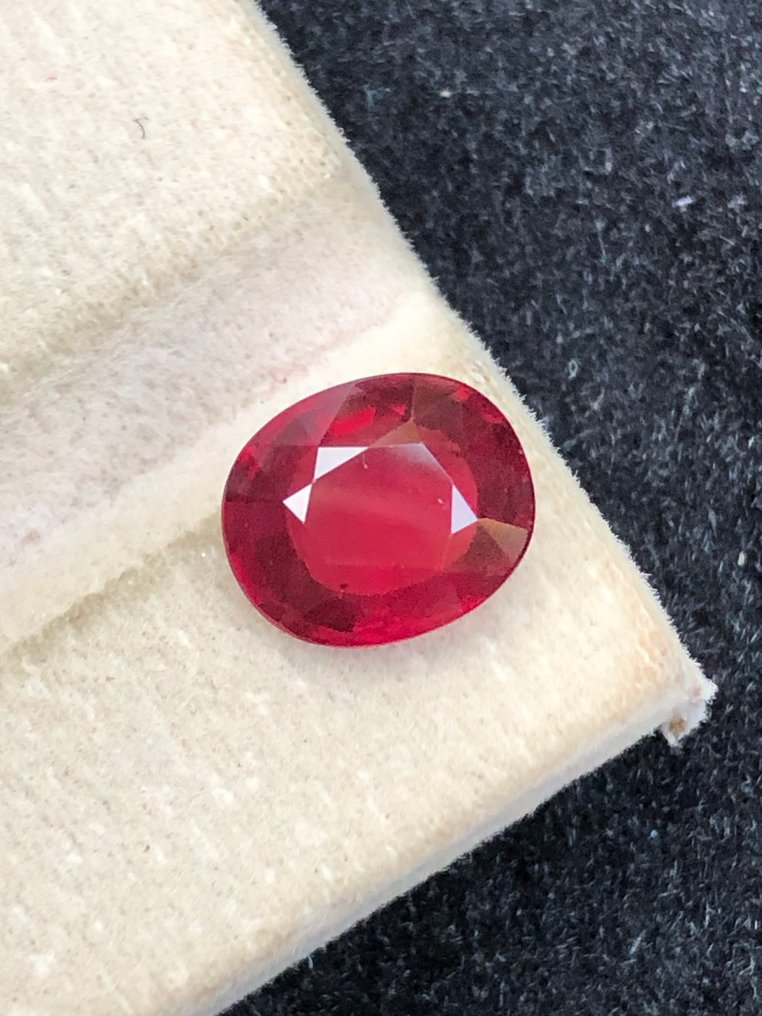 没有保留价 - 1 pcs  红色 石榴石  - 3.39 ct - 国际宝石研究院（IGI） #1.0