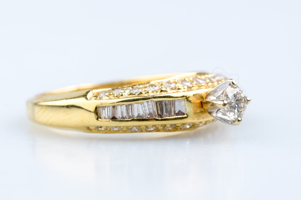 戒指 - 18 克拉 黃金 - 0.63ct. tw. 鉆石 (天然) - 鉆石 #1.0