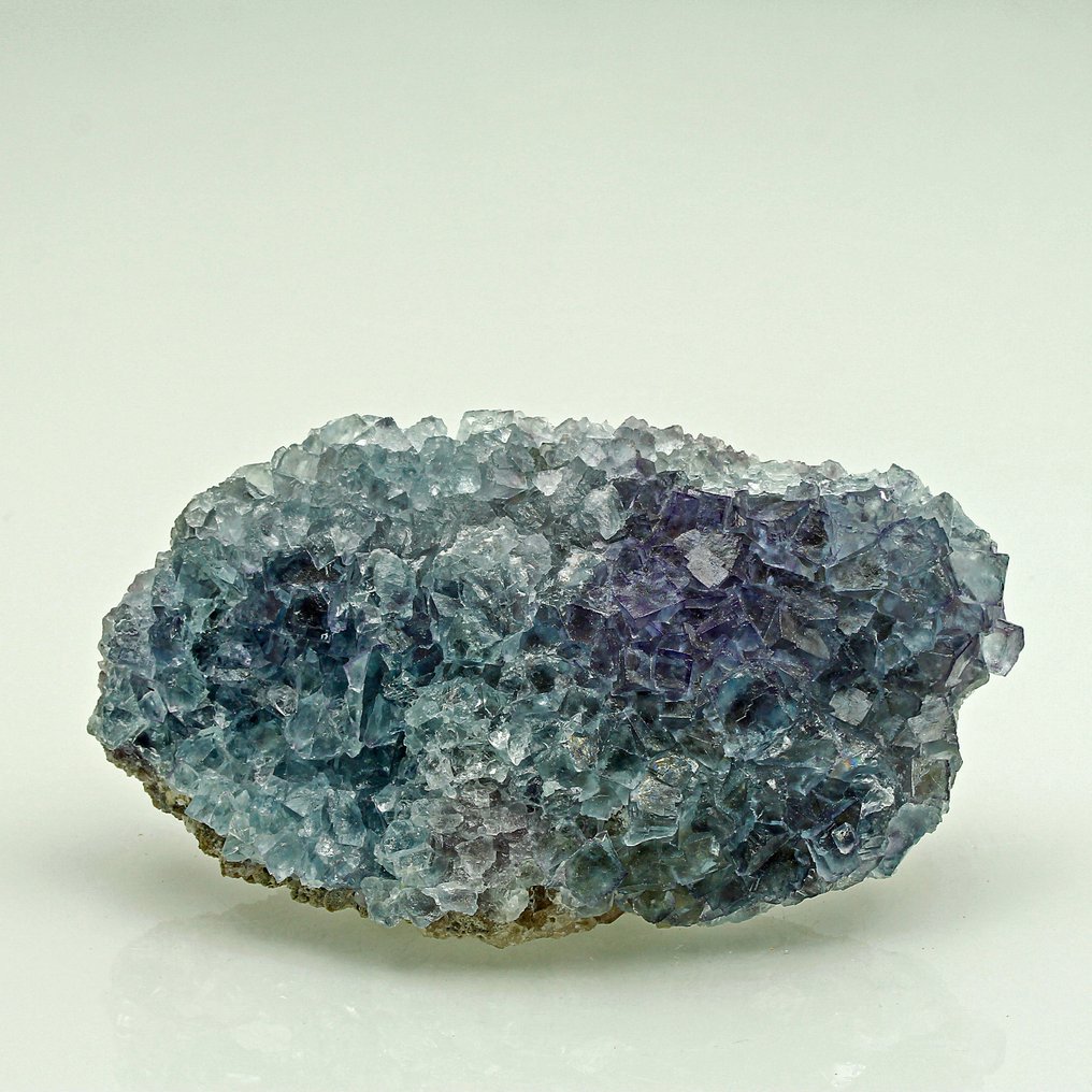 Zoning Blue Purple Fluorite Crystals on matrix - Height: 13 cm - Width: 7.4 cm- 385 g #2.1