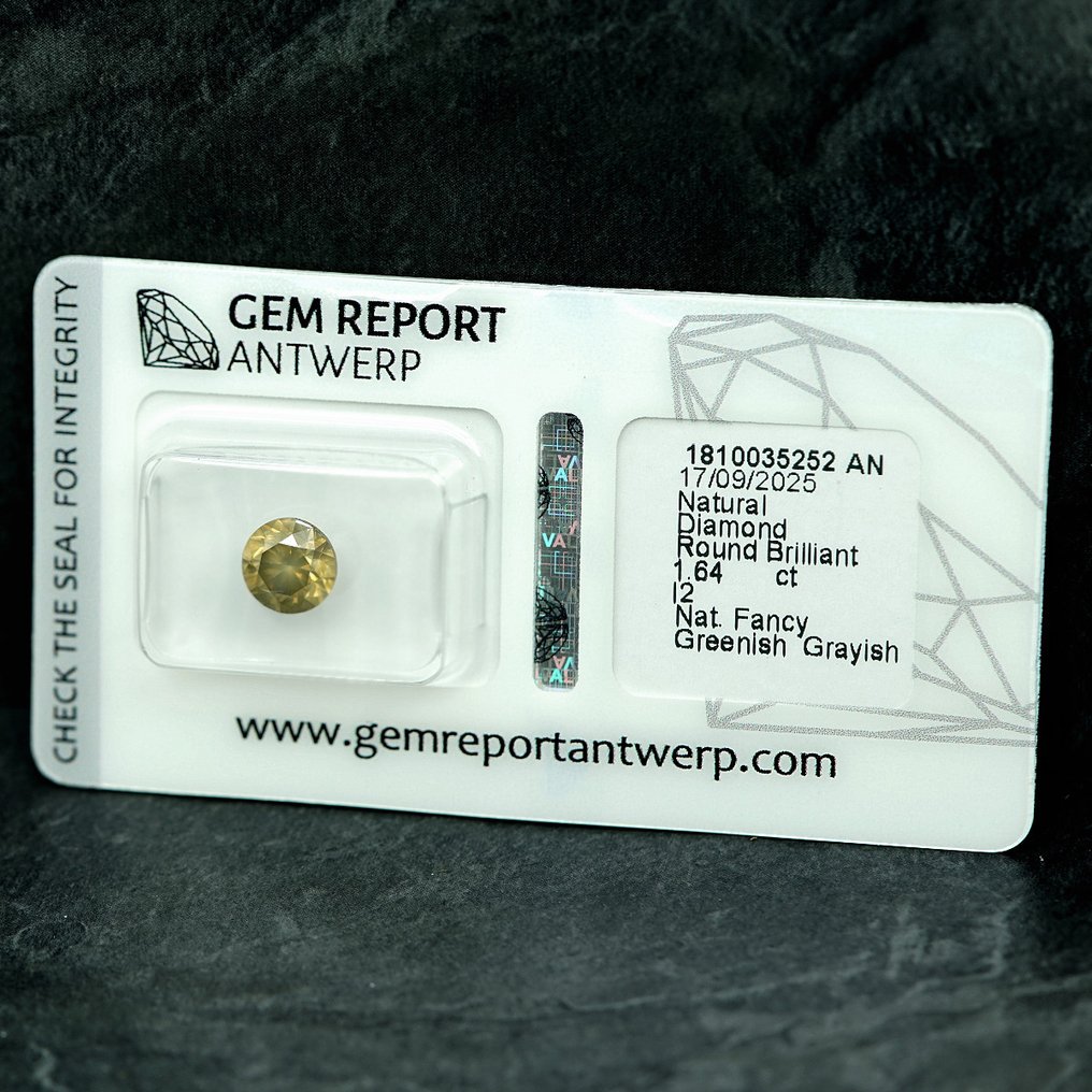 No Reserve Price - 1 pcs Diamond (Natural coloured) - 1.64 ct - Round - Fancy Greenish, Greyish Yellow - I2 - Gem Report Antwerp (GRA) #3.2