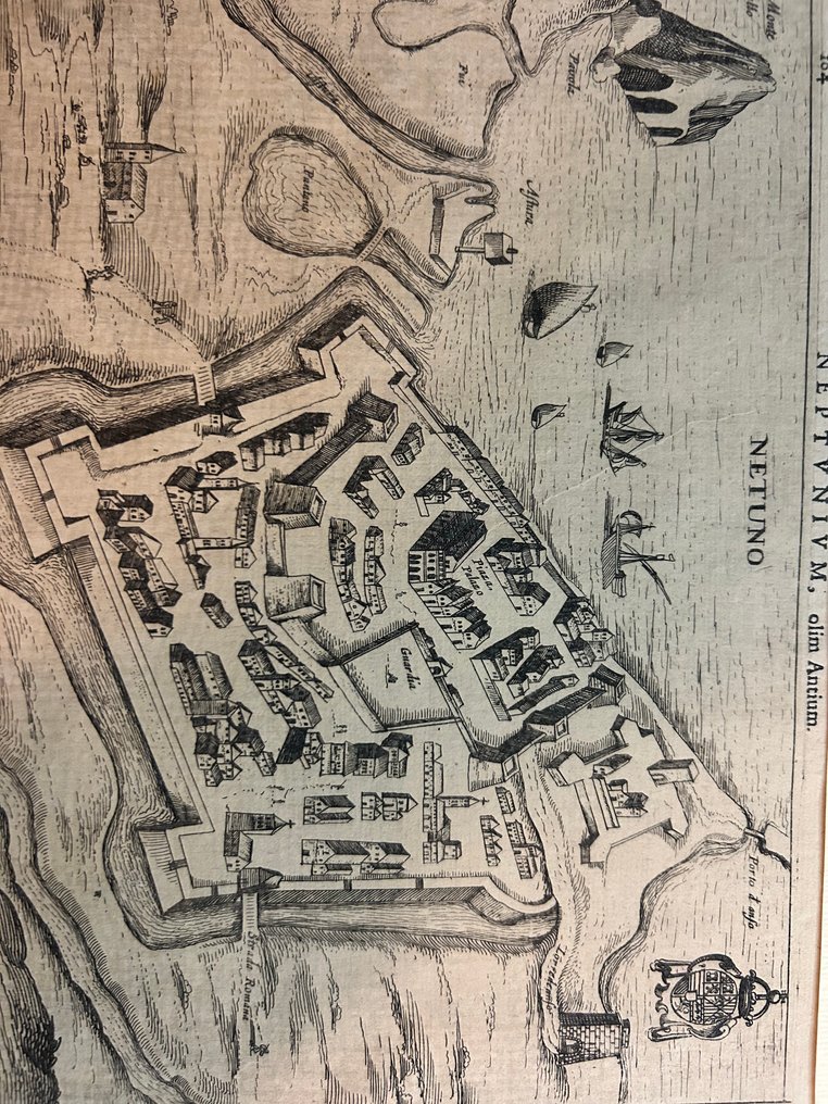 Olaszország - Lazio // Nettuno; Johannes Janssonius (1588–1664), dopo Jodocus Hondius - chiama:  “Neptunium, olim Antium (NETUNO)” - 1621-1650 #1.0