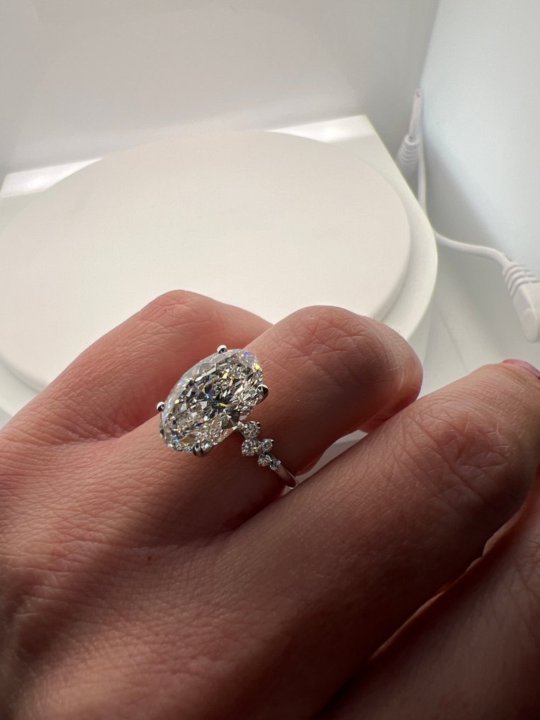 Zonder minimumprijs - Ring - 14 karaat Witgoud - 5.27ct. tw. Diamant (Lab-grown) - Diamant #3.2