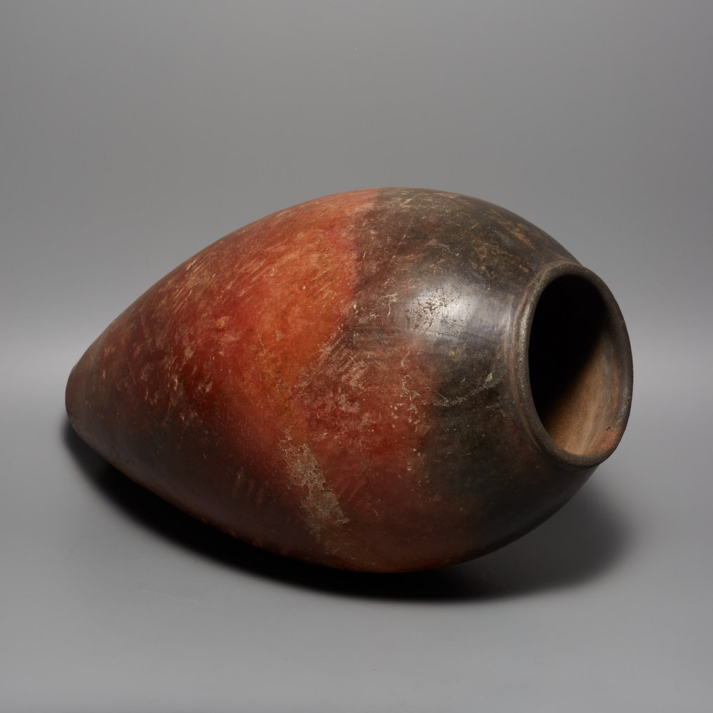 Égypte ancienne Terre cuite Vase à sommet noir. Période prédynastique, Naqada I - II, 4000 - 3200 av. J.-C. Hauteur de 40 cm. #1.0