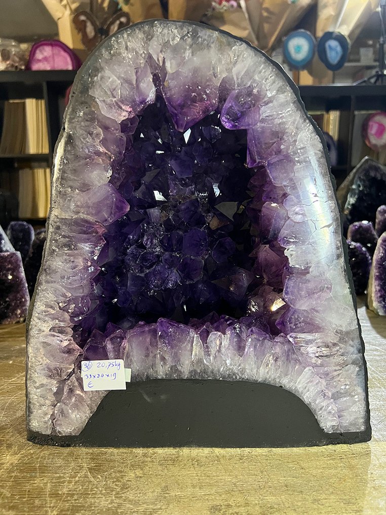 Amethyst Geode - Height: 33 cm - Width: 28 cm- 22.75 kg - (1) #1.0