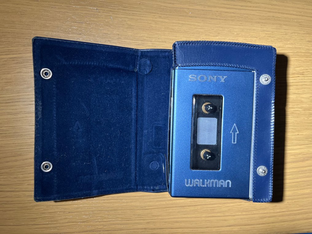 Sony - TPS l-2 Walkman #1.0