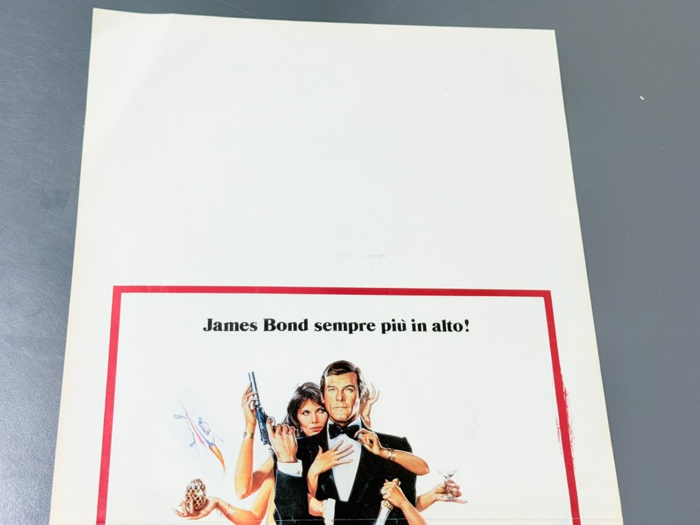 Roger Moore as James Bond 007 - Octopussy (1983) – Original Italian Poster - Folded (70x34 cm) #3.2