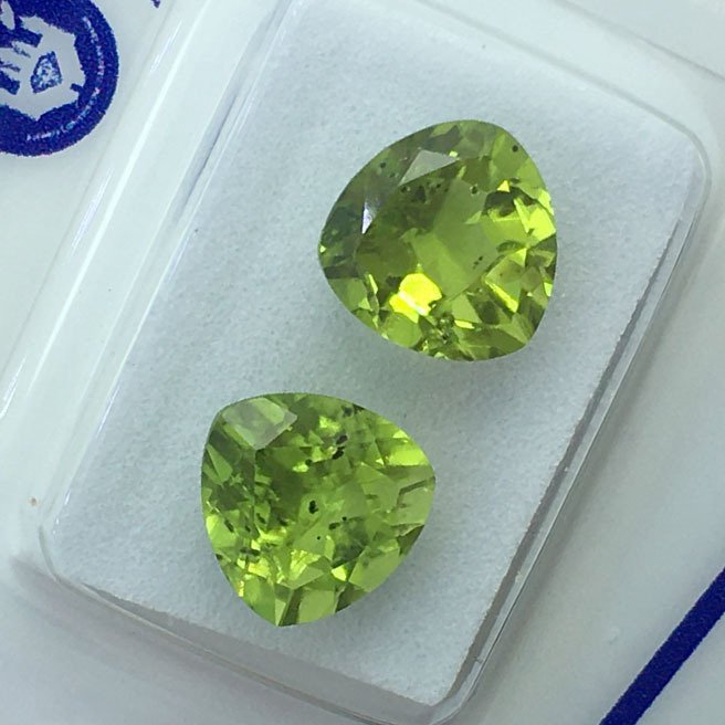 Senza Prezzo di Riserva - 2 pcs Verde Peridoto - 4.27 ct - Antwerp Laboratory for Gemstone Testing (ALGT) - Peridoto a taglio a triangolo da 8mm #3.2