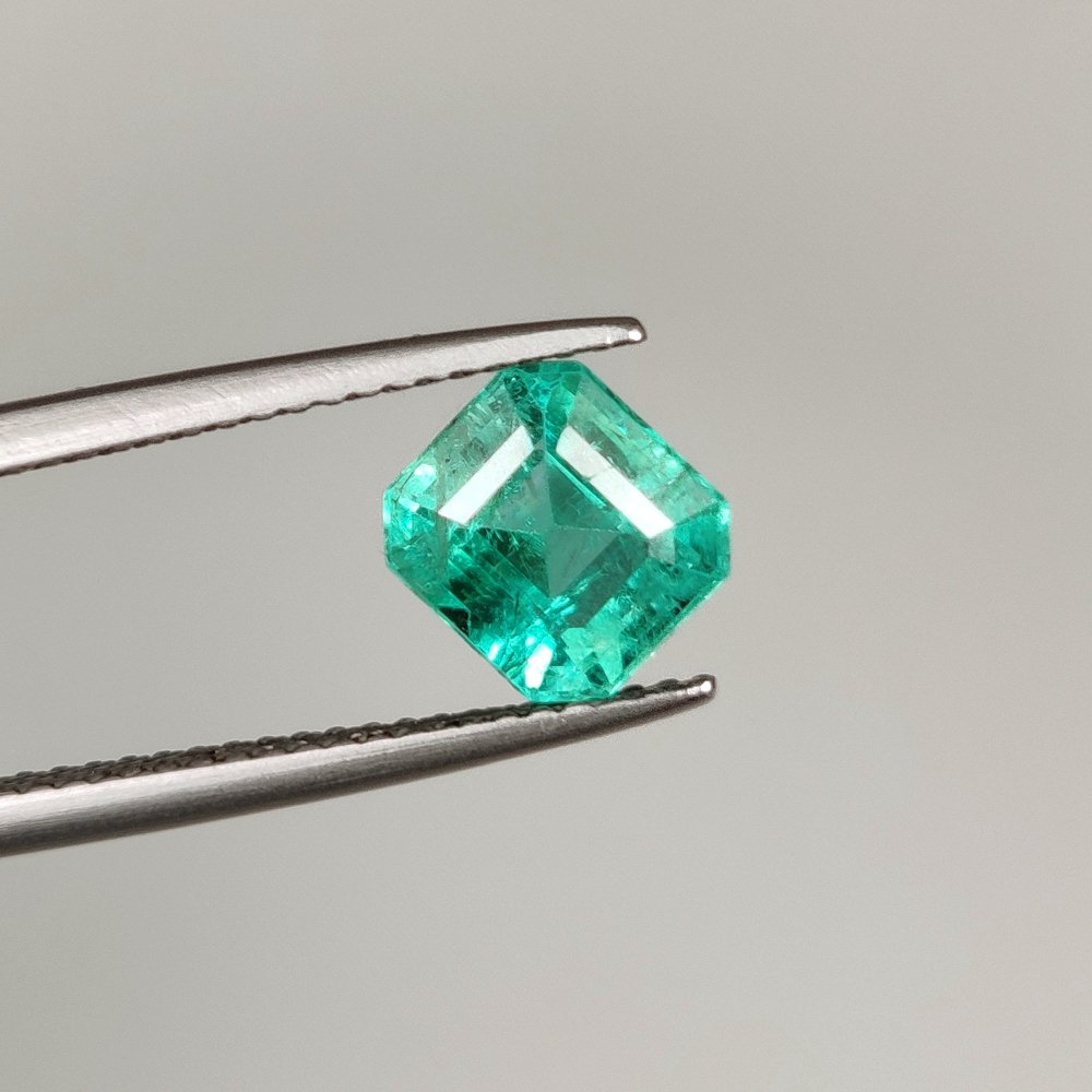 绿色 祖母绿  - 1.96 ct - 国际有色宝石协会（ICA GemLab） - 次要油 #1.0