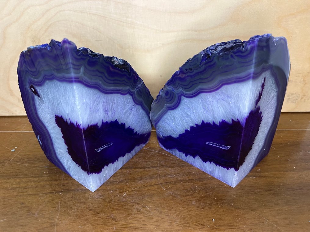 Agate Sphere - Height: 21 cm - Width: 15 cm- 5.2 kg - (1) #2.1