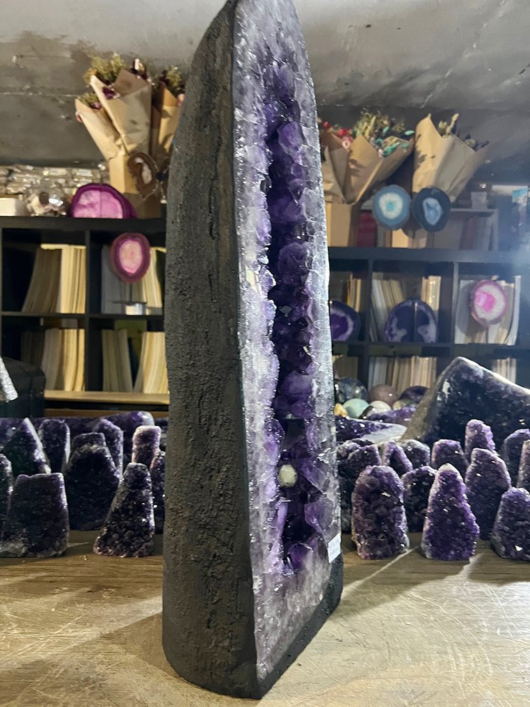 Amethyst Geode - Height: 70 cm - Width: 25 cm- 35.85 kg - (1) #4.3