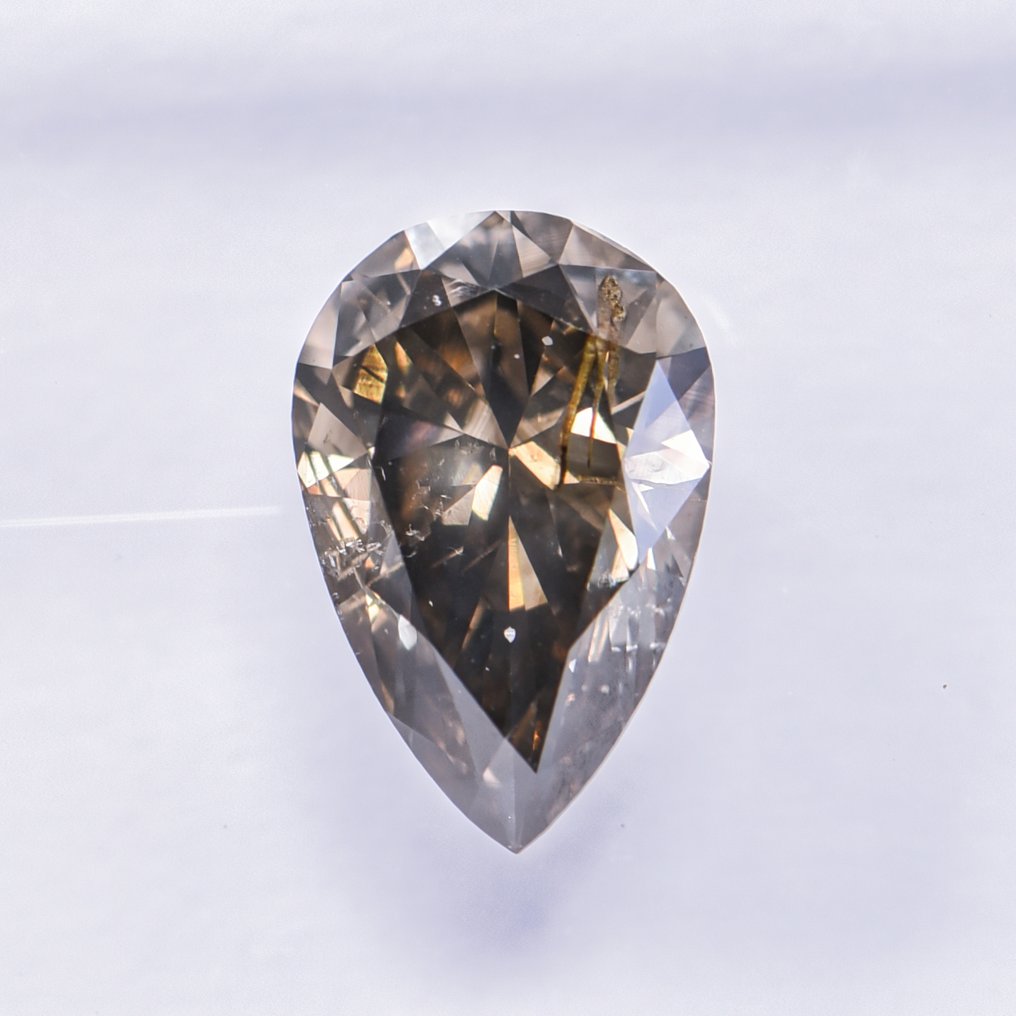 No reserve price - 1 pcs Diamond (Natural coloured) - 1.06 ct - Pear - Fancy deep Greyish, Greenish Yellow - I1 - International Gemological Institute (IGI) - VG #4.3