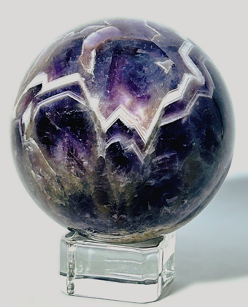 ***NO RESERVE*** Chevron Amethyst Sphere – Deep Color & White Calcite Banding Ø 78mm- 650 g - (1) #2.1