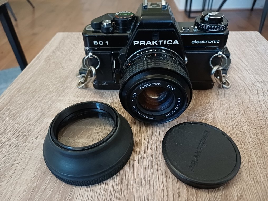 Praktica BC1 Electronic + Pentacon Prakticar MC lenzen: 1.8/50mm + PB 4-5.6/55-200mm | Egylencsés reflex fényképezőgép (SLR) #1.0