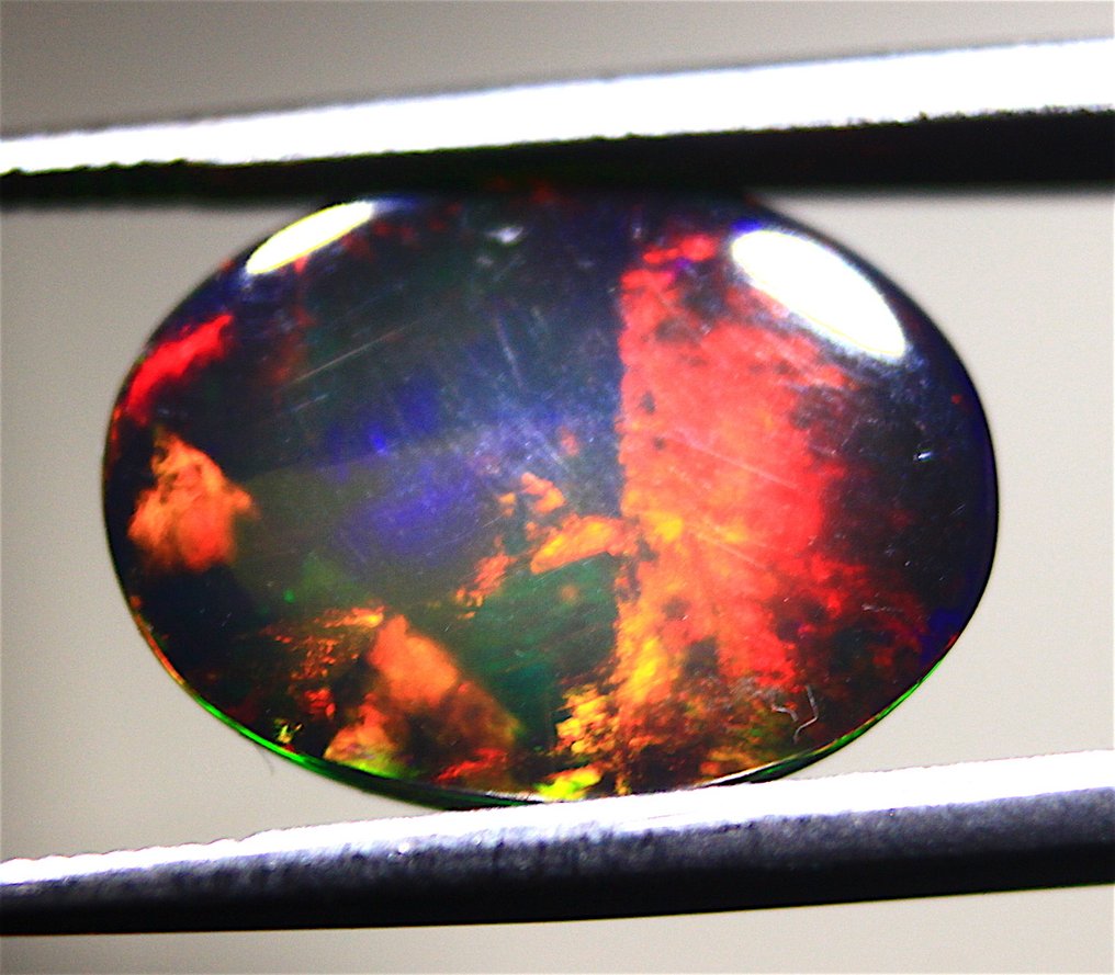 Ct. 4.10 Natural Ethiopian Black Opal - Cabochon - Altezza: 14 mm - Larghezza: 10 mm- 0.82 g #4.3