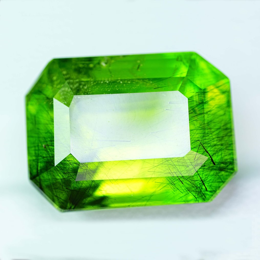 1 pcs  绿色 橄榄石  - 29.17 ct - 国际宝石研究院（IGI） - 稀有金红石！顶级光泽 #2.1