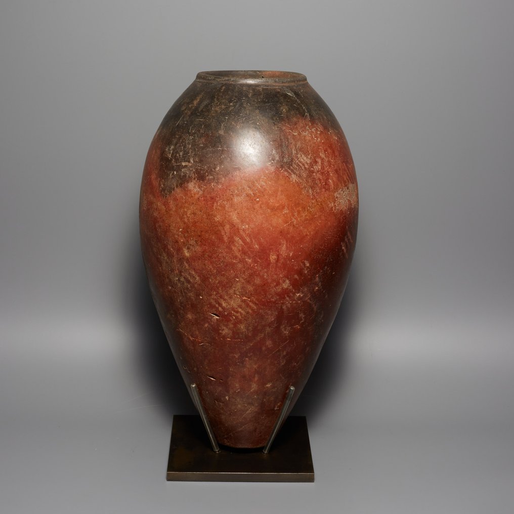 Égypte ancienne Terre cuite Vase à sommet noir. Période prédynastique, Naqada I - II, 4000 - 3200 av. J.-C. Hauteur de 40 cm. #1.0