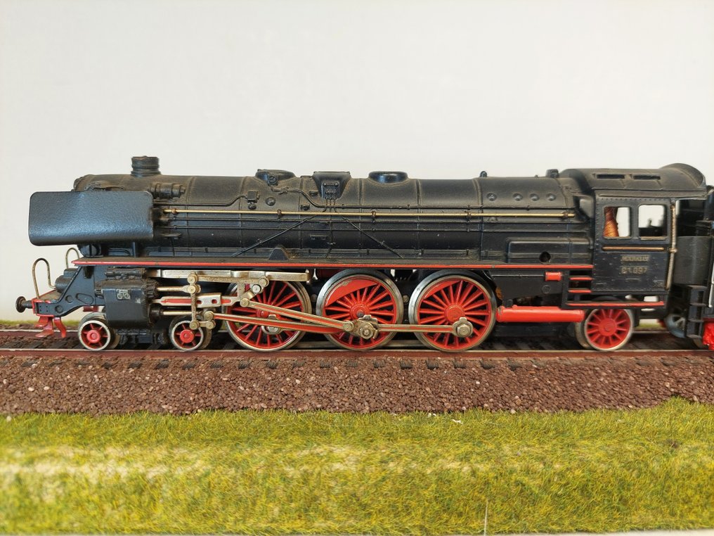 Märklin H0 - 3048 - Locomotiva a vapore con tender (1) - BR 01 097 - DB #3.2
