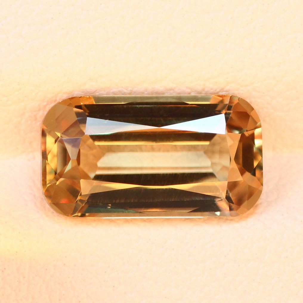 没有保留价 - 1 pcs 绿色, 黄色, 橙色, 粉色 水硬铝石 - 2.73 ct - 国际有色宝石协会(ICA GemLab) - 变色的Zultanite #1.0