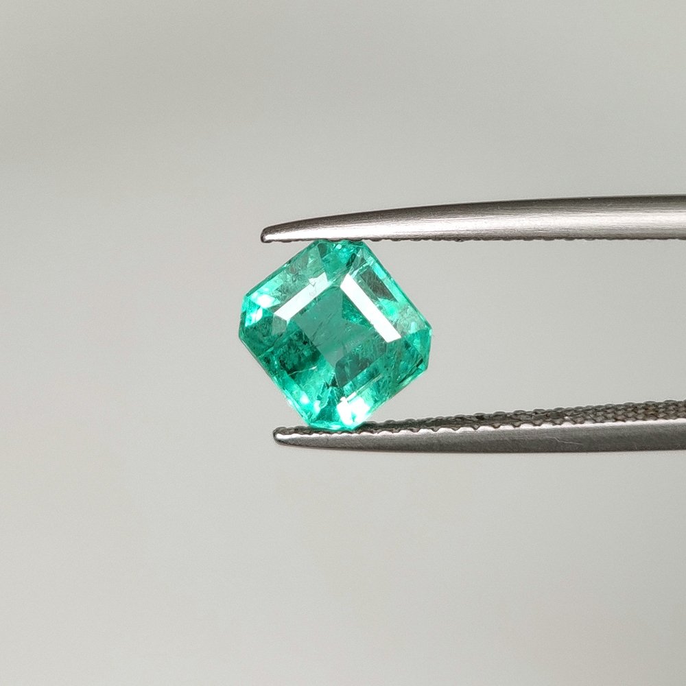 绿色 祖母绿  - 1.96 ct - 国际有色宝石协会（ICA GemLab） - 次要油 #1.0