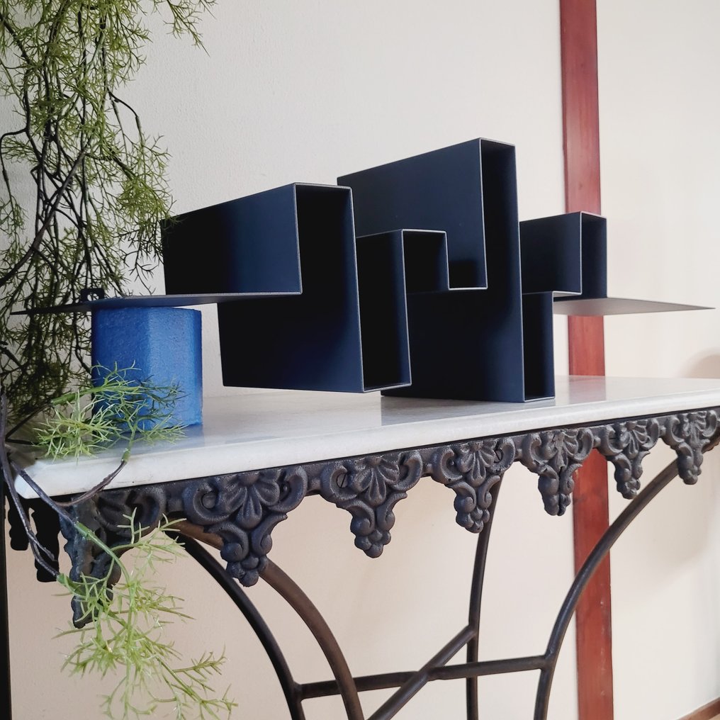 Studio Frederik Roije - Bibliothèque - Intrigues - Acier #4.3