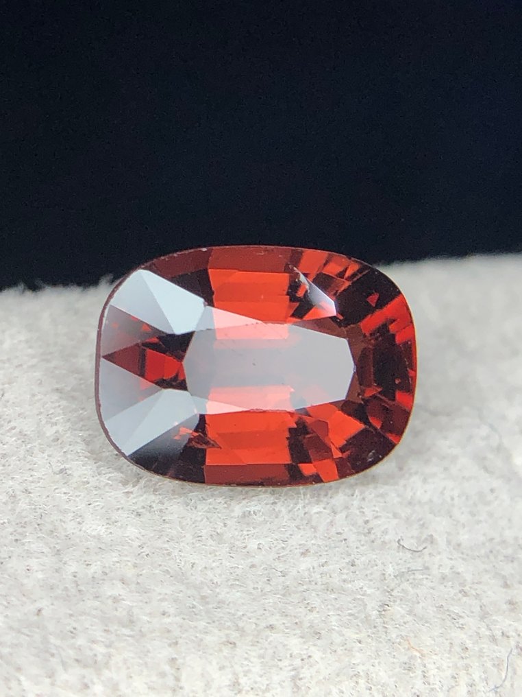 χωρίς τιμή ασφαλείας - 1 pcs  Κόκκινο, Πορτοκαλί Σπινέλιος  - 1.41 ct - Διεθνής Ένωση Έγχρωμων Πολύτιμων Λίθων (ICA GemLab) #1.0
