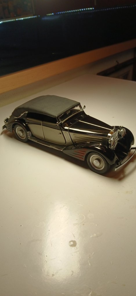 Franklin Mint 1:24 - Modelauto - Maybach Zeppelin - 1939 #1.0