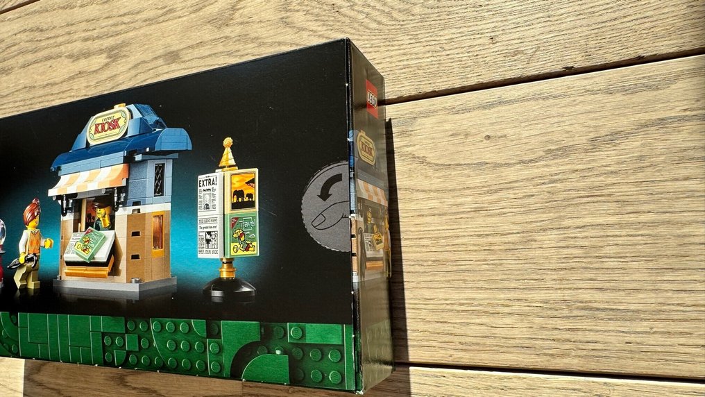 Lego Set - 40757 - Icons - Corner Kiosk #2.1