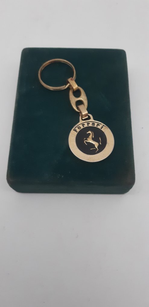 Ferrari - Key chain - Laminated gold-plated #1.0