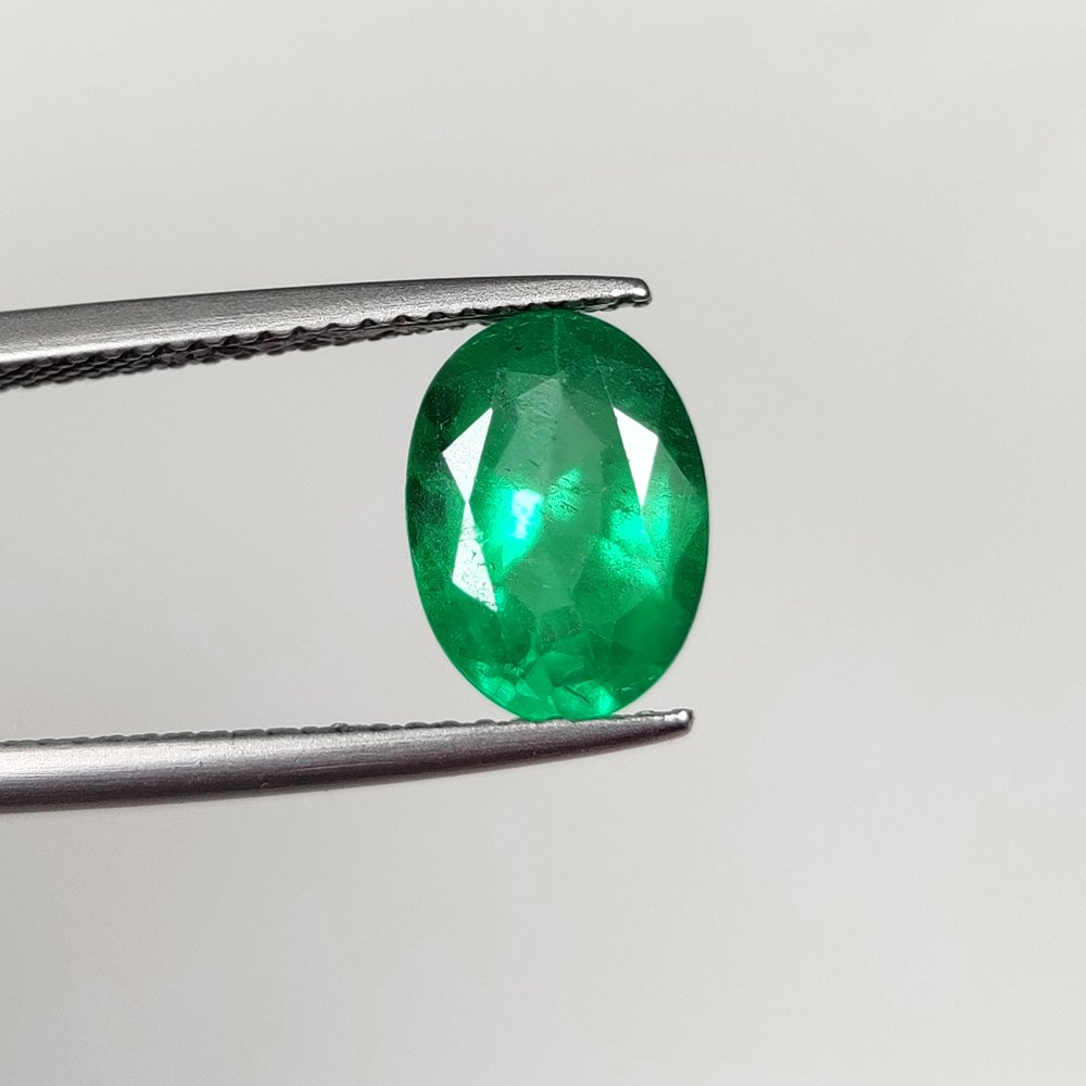 Πράσινο Σμαράγδι  - 2.07 ct - Διεθνής Ένωση Έγχρωμων Πολύτιμων Λίθων (ICA GemLab) - Μικρό λάδι #1.0